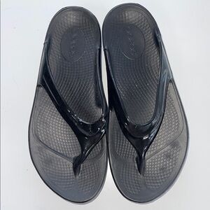 OOFOS OOlala recovery women's sandals